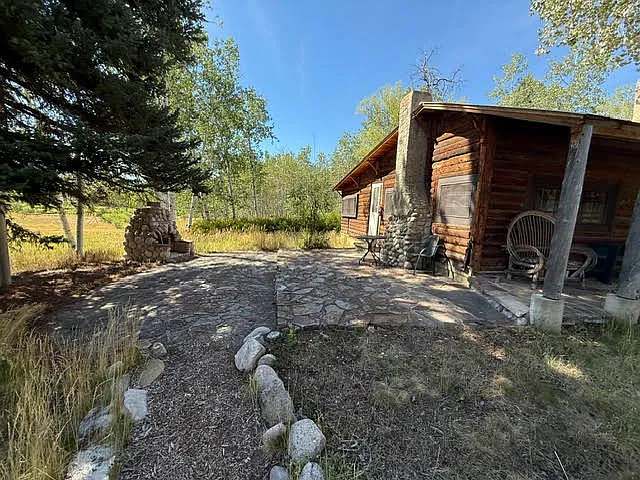 3 bed, 1.5 bath, 1874 sqft, $3,650 — Photo 2