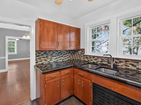 318 61st St, Newport News, VA 23607
