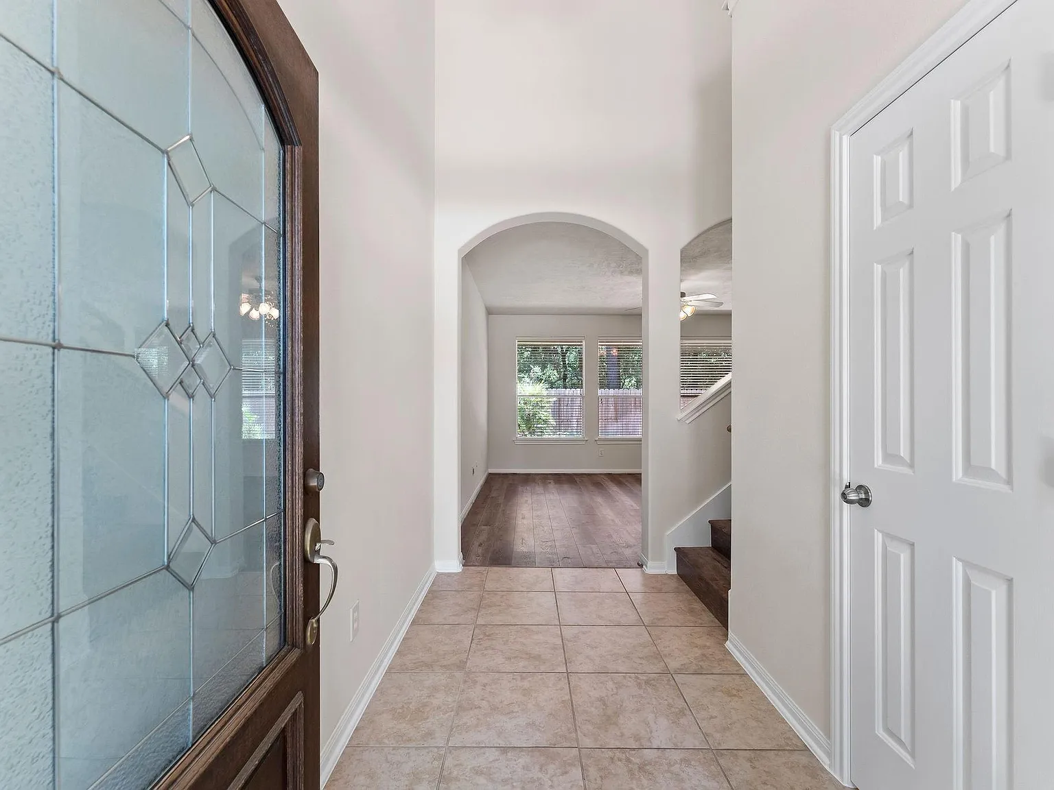 3 bed, 2.5 bath, 2191 sqft, $2,100 — Photo 3
