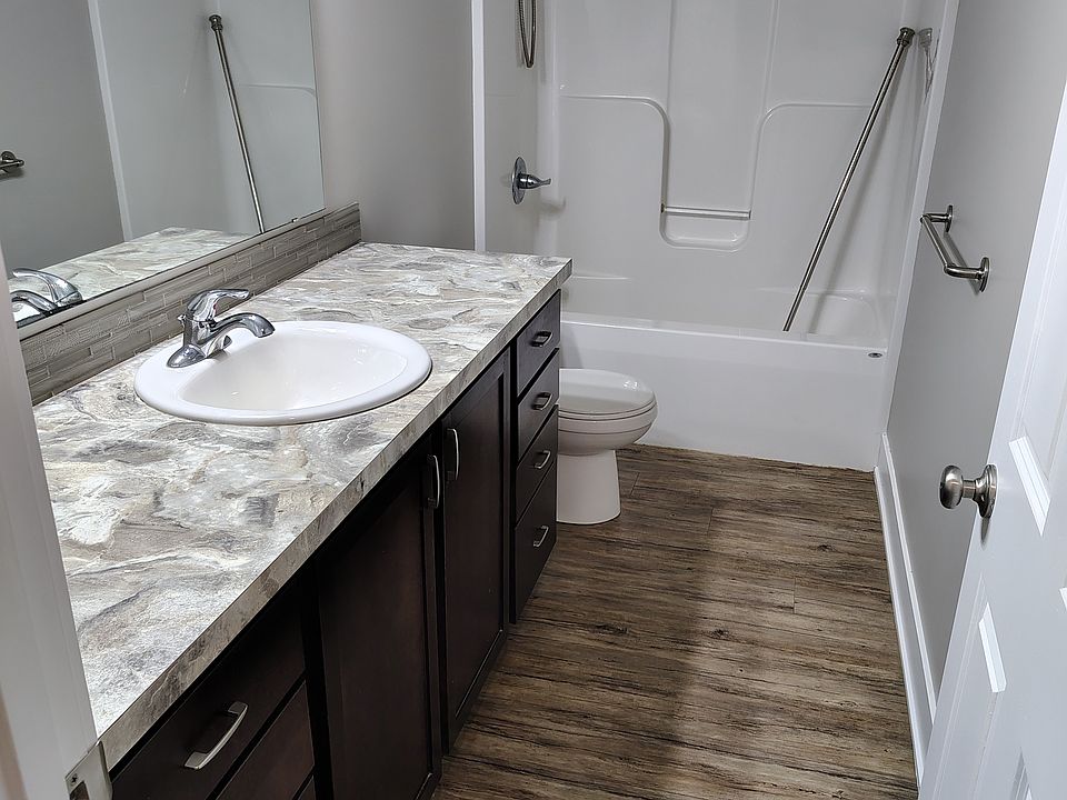 1st image of 4242 Centre Ln
