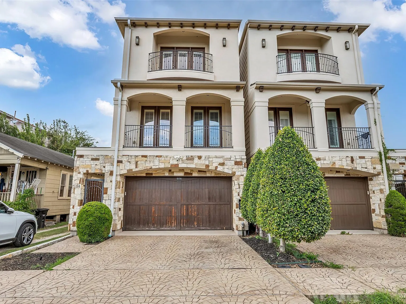 4 bed, 3.5 bath, 3801 sqft, $5,000 — Photo 1