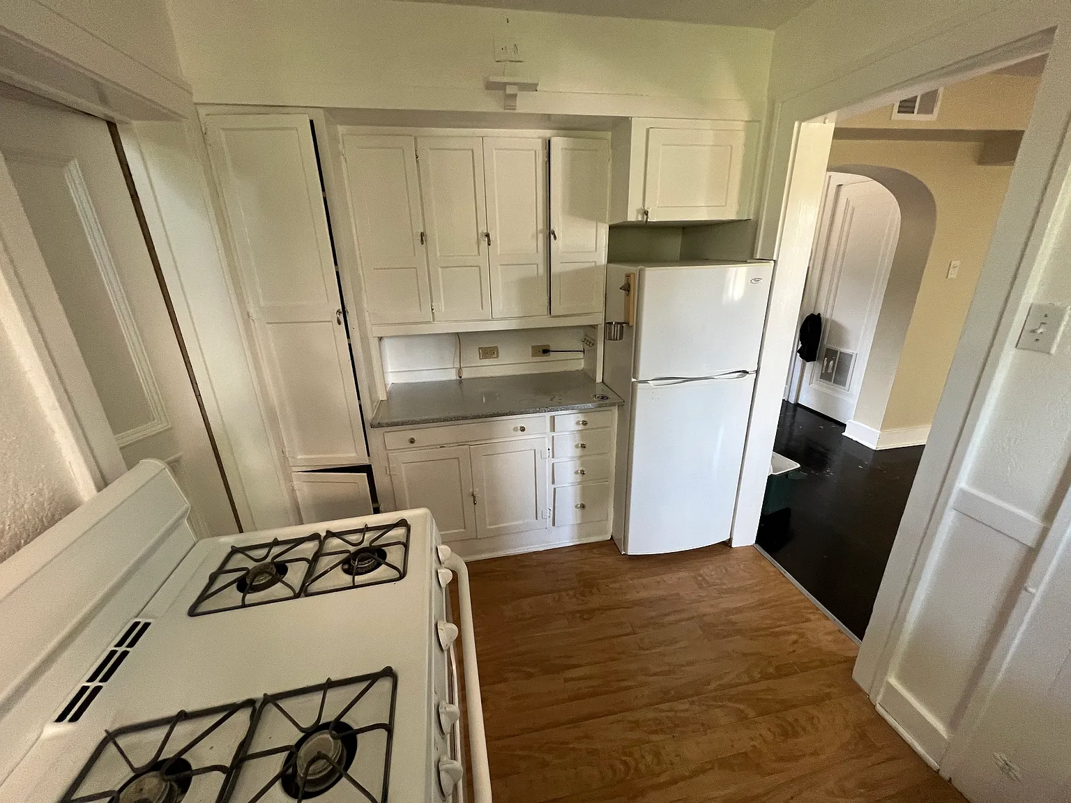 36 Cornell Pl — Photo 2