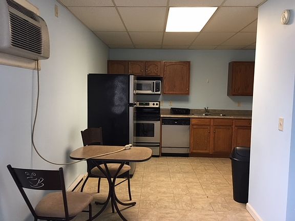 3rd image of 25 Cloister Ave APT 12
