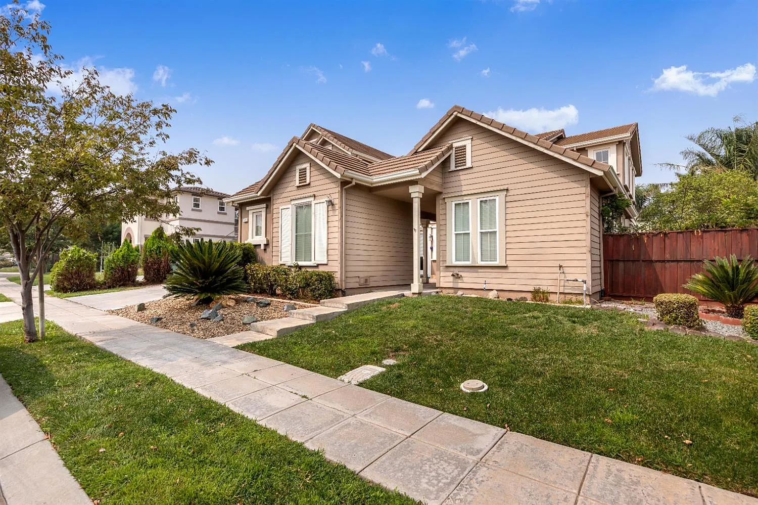 283 Ashlee Ave photo 1