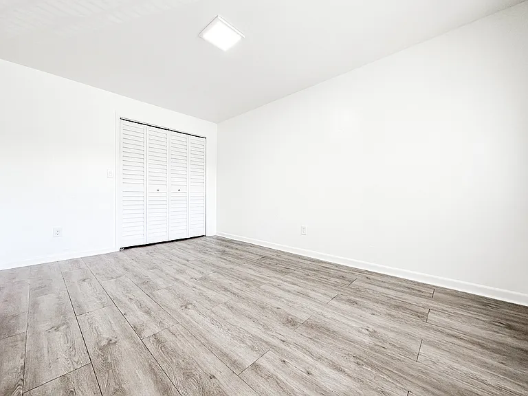 521 S Federal Hwy #6 — Photo 9