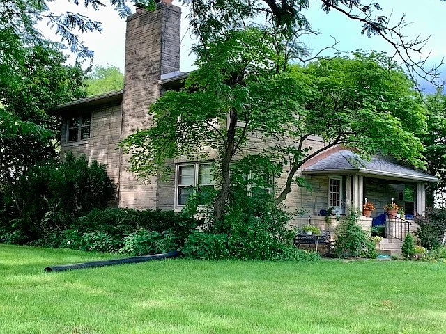 618 W John St photo 1