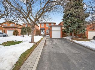 4840 Full Moon Cir, Mississauga, ON L4Z 2M5