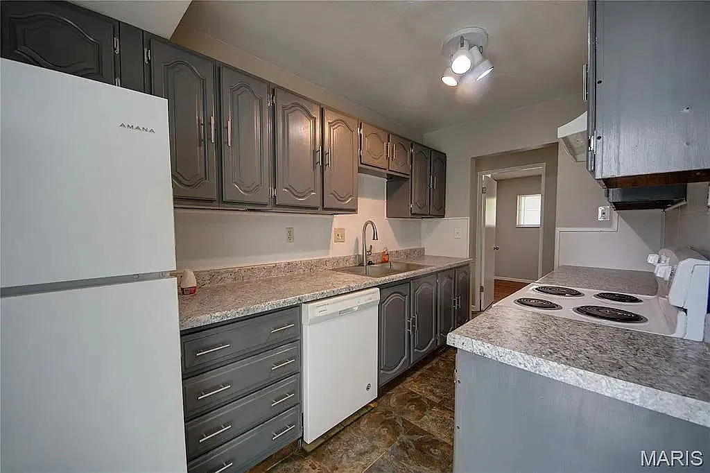 3 bed, 2.0 bath, $1,575 — Photo 4