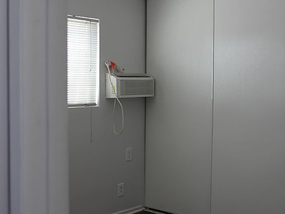 4th image of 2436 W Avenue 33
