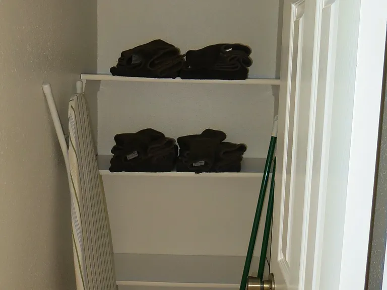2056 Jackson St — Photo 16