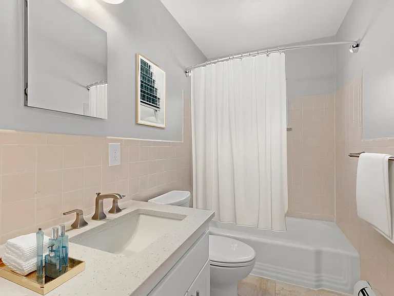 160 S Emerson St — Photo 6