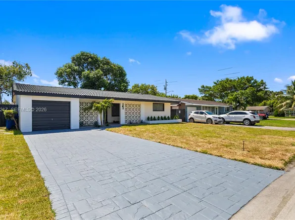 2431 Sabal Palm Dr, Hollywood, FL 33023