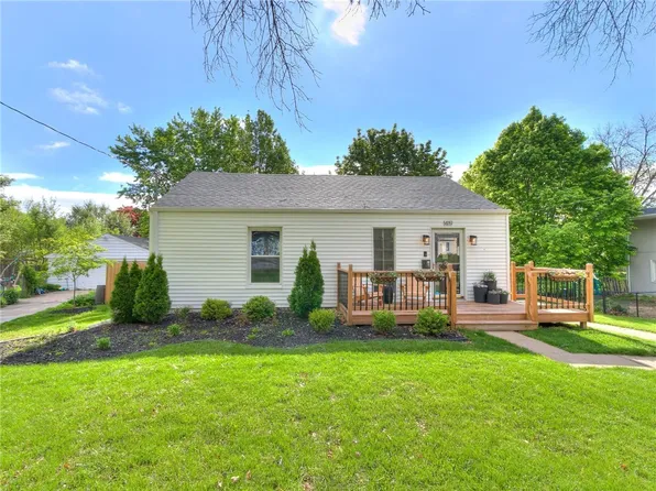 1419 64th St, Windsor Heights, IA 50324