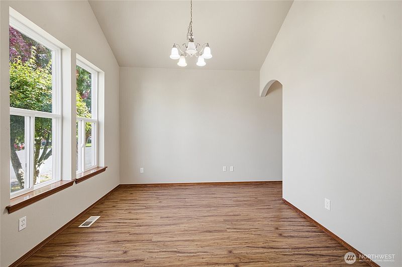 4th image of 1752 S Prospect Lane