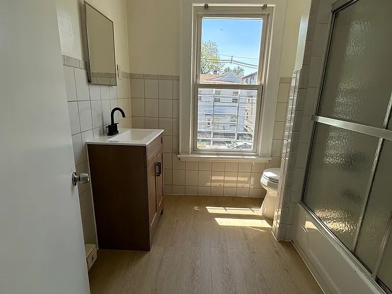 25 Henry St #2 — Photo 7