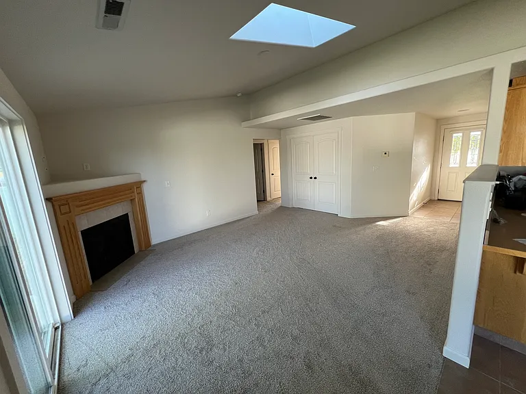 433 S Aspen St — Photo 6