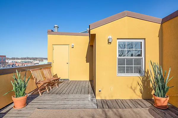 Sold by Compass | media 2