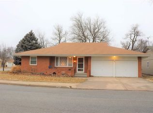 301 E Morgan St, Inman, KS 67546