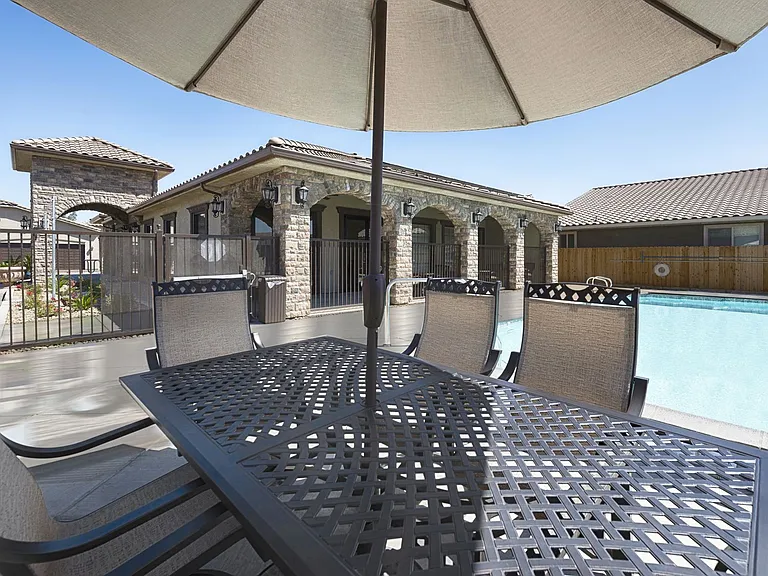 5550 N Figarden Dr — Photo 3