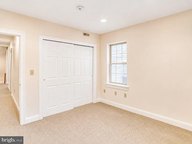2542 W Girard Ave #2 — Photo 20