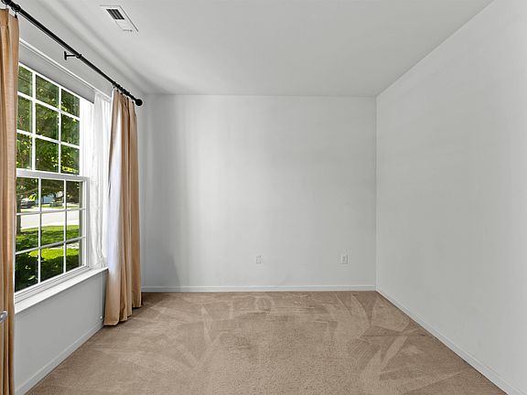 5th image of 207 Aberdeen Way