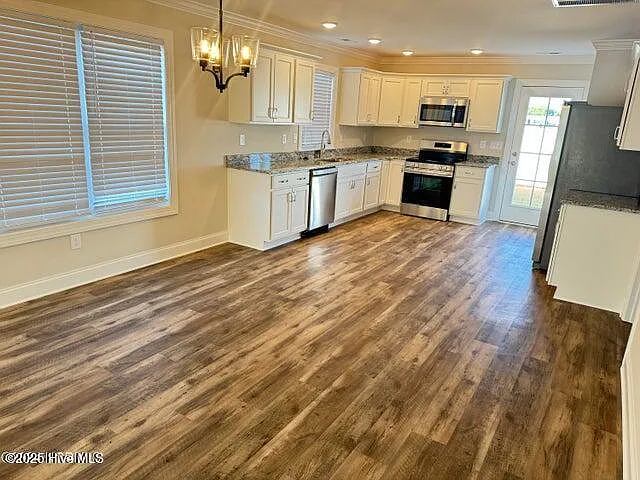 3 bed, 2.5 bath, $1,800 — Photo 3