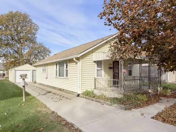 902 S California St, Sheridan, IN 46069