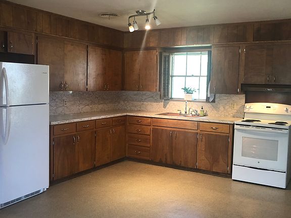 4th image of 114 Bohman St #B