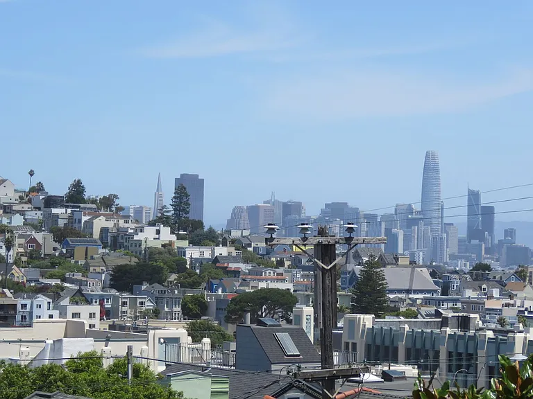1714 Castro St — Photo 40