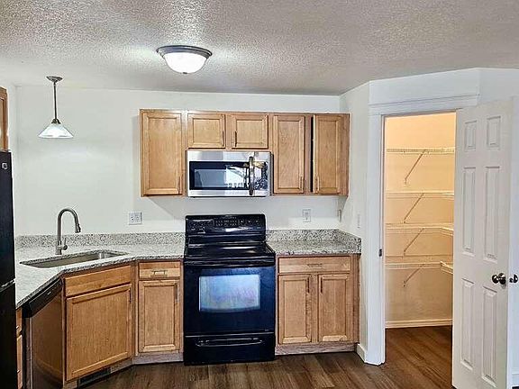 5th image of 857 SE Maliah Ave