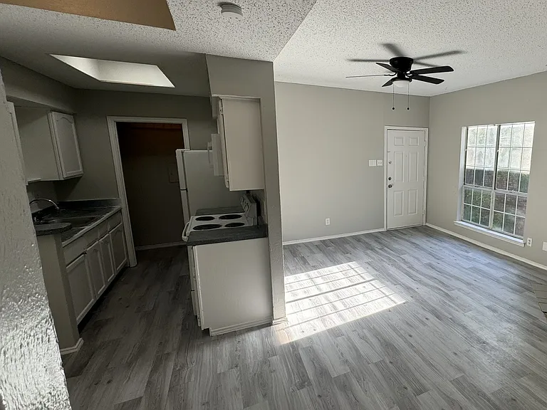 3209 Norwalk Ave #204 — Photo 9