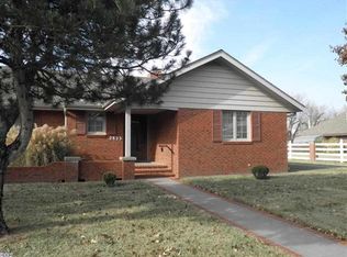 2823 Nottingham Dr, Hutchinson, KS 67502