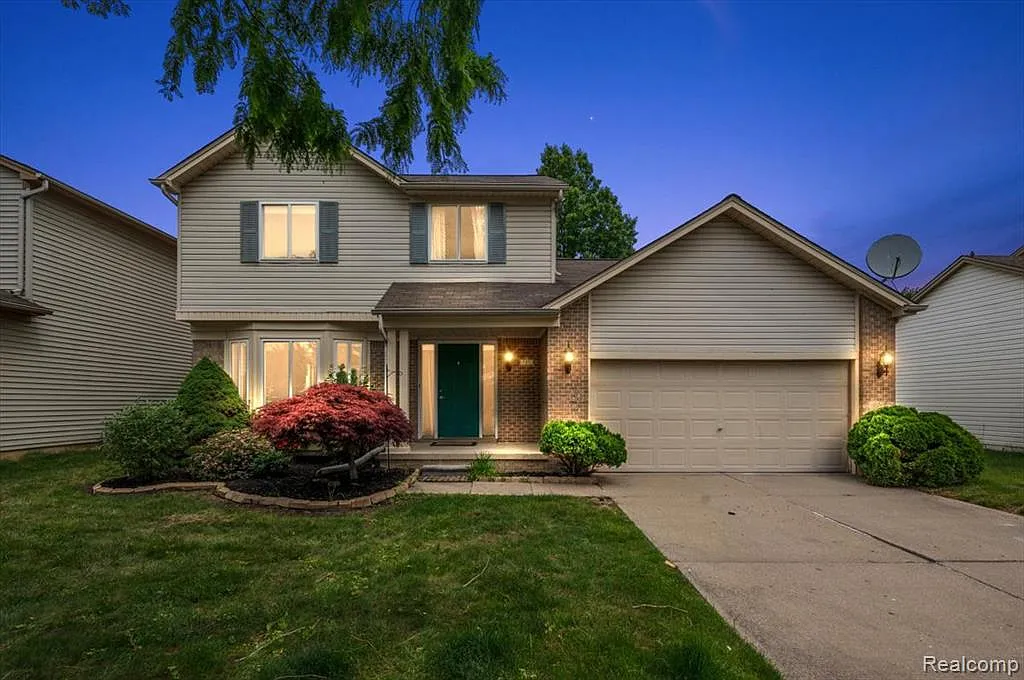 3 bed, 1.5 bath, 1526 sqft, $2,800 — Photo 1