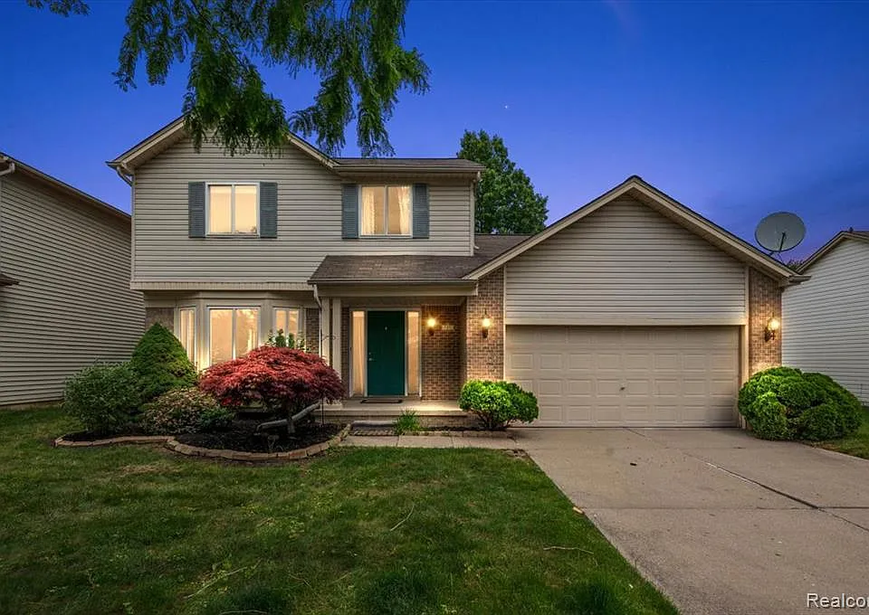 125 Algansee Dr