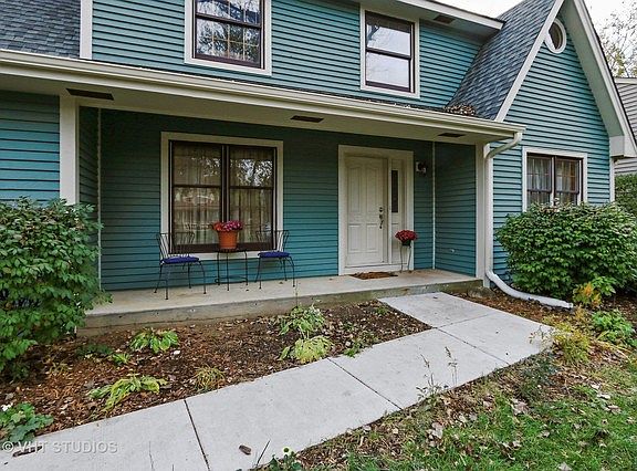 2nd image of 525 Mitchell Dr