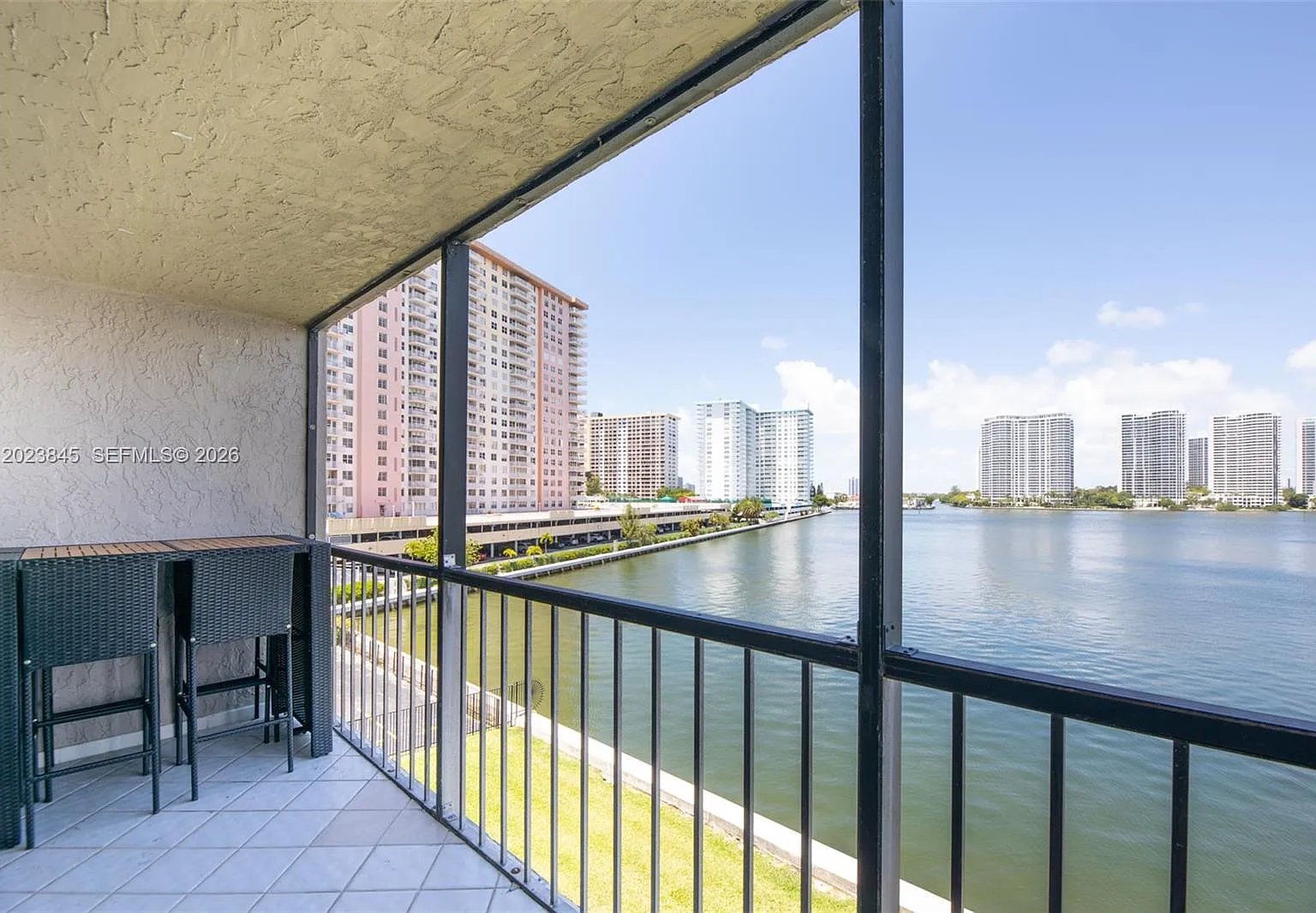 Fairview House Condo — Photo 3