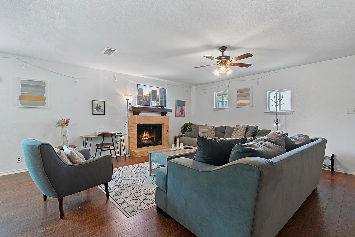 Photo 2 of 19 - 2505 Parker Ln #B - Austin, TX Building Photo - 2505 Parker Ln #B