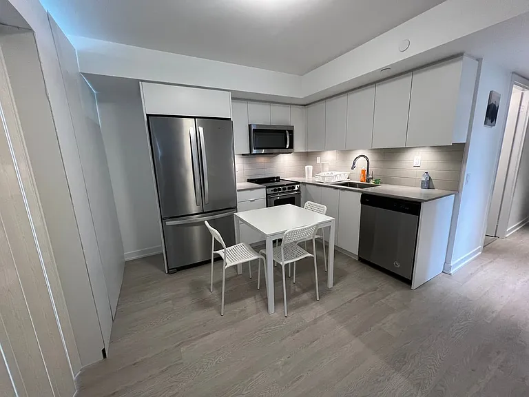 33 Dunfield Ave #1403A — Photo 4
