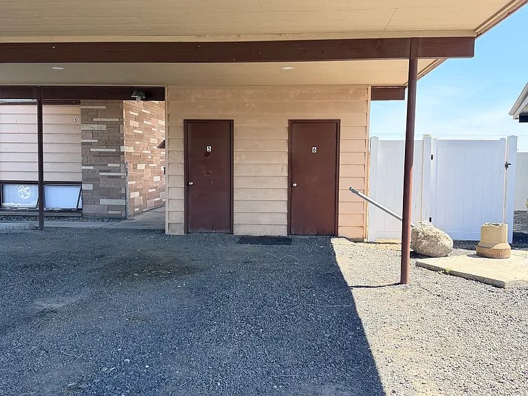 539 W Crest Dr #6 — Photo 20