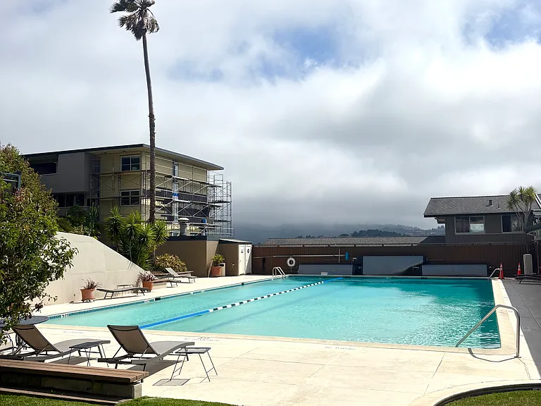 5 Janet Way #22 — Photo 2