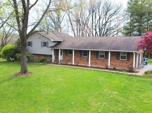 16205 N Hawthorne Dr, Mount Vernon, IL 62864