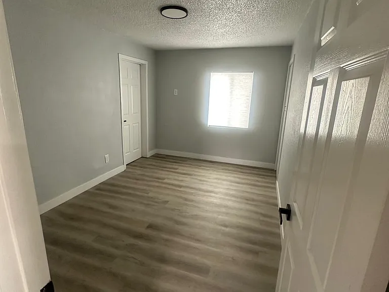 1264 E Holt Blvd — Photo 6