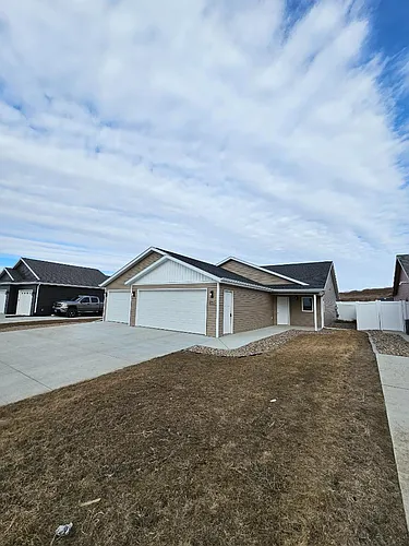 2913 Armstrong St Photo 1