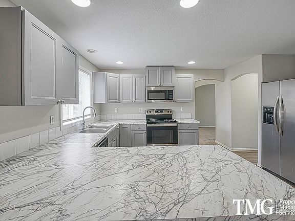 3rd image of 17015 NE 31st Way