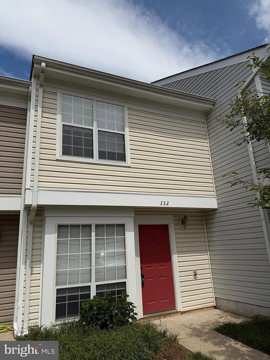 Building Photo - 332 Lancaster Sq