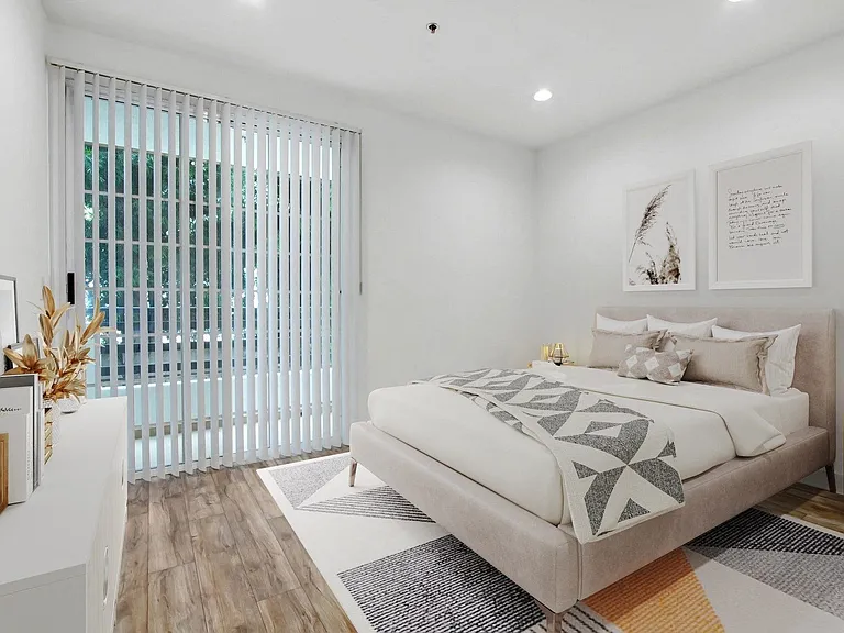 311 S. Swall Drive Apartments — Photo 12
