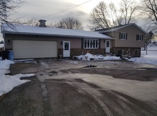 23089 Hazel Rd, Sterling, IL 61081