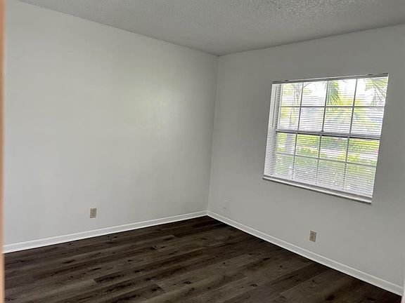 5th image of 3481 Helena Dr APT 4