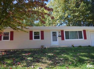 305 Brookside Dr, Jacksonville, IL 62650
