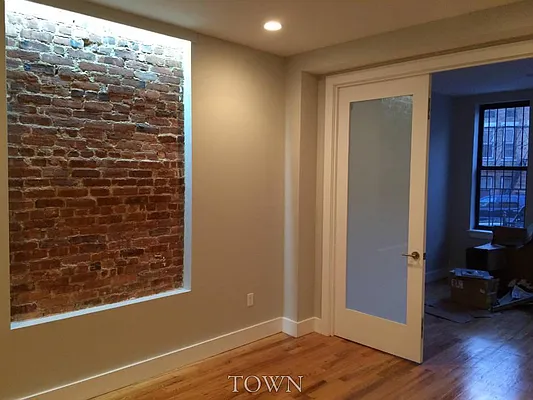 Rented by Evergreen Apartments BK | media 39